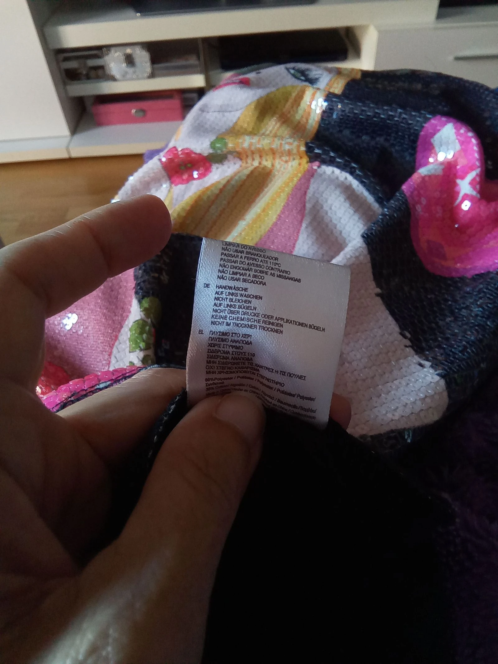 Meerkleurige jurk met pailletten en studs – photo 16